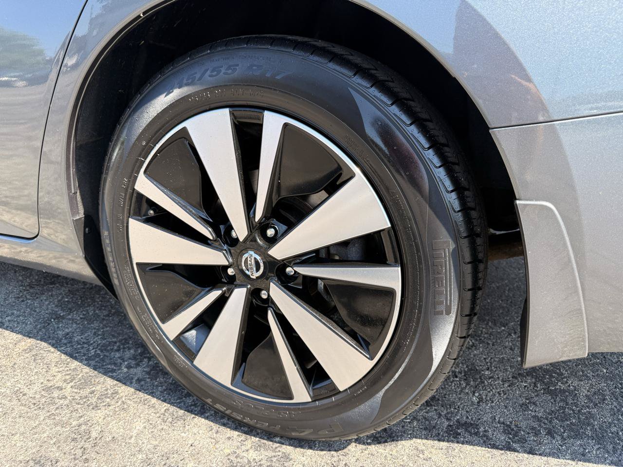 Used 2021 Nissan Altima 2.5 SV w/ SV Premium Package FWD image 6
