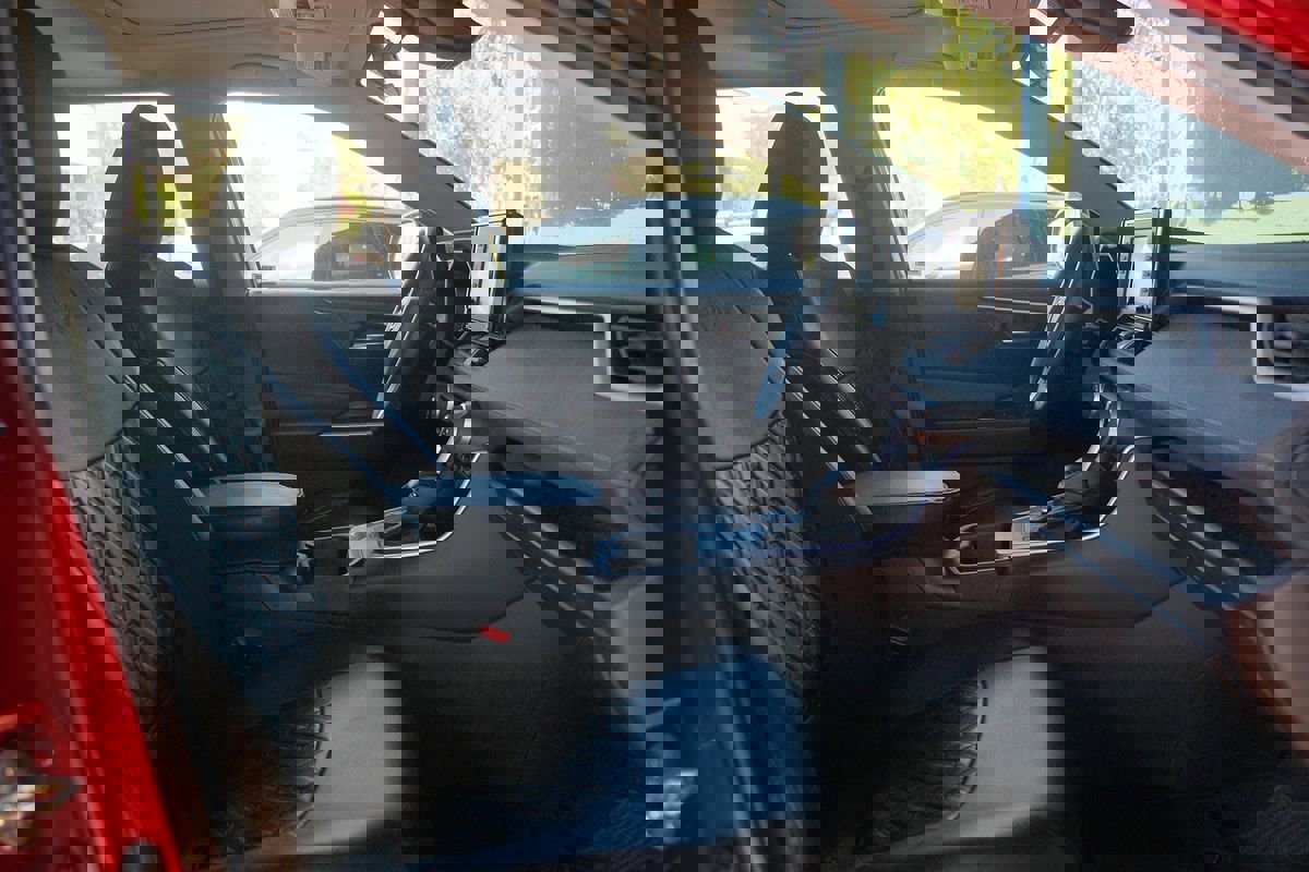 Used 2022 Toyota RAV4 XLE image 28