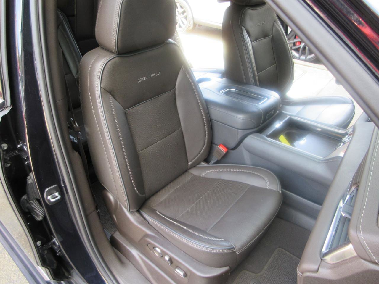 Used 2024 GMC Yukon Denali w/ Advanced Technology Package image 29