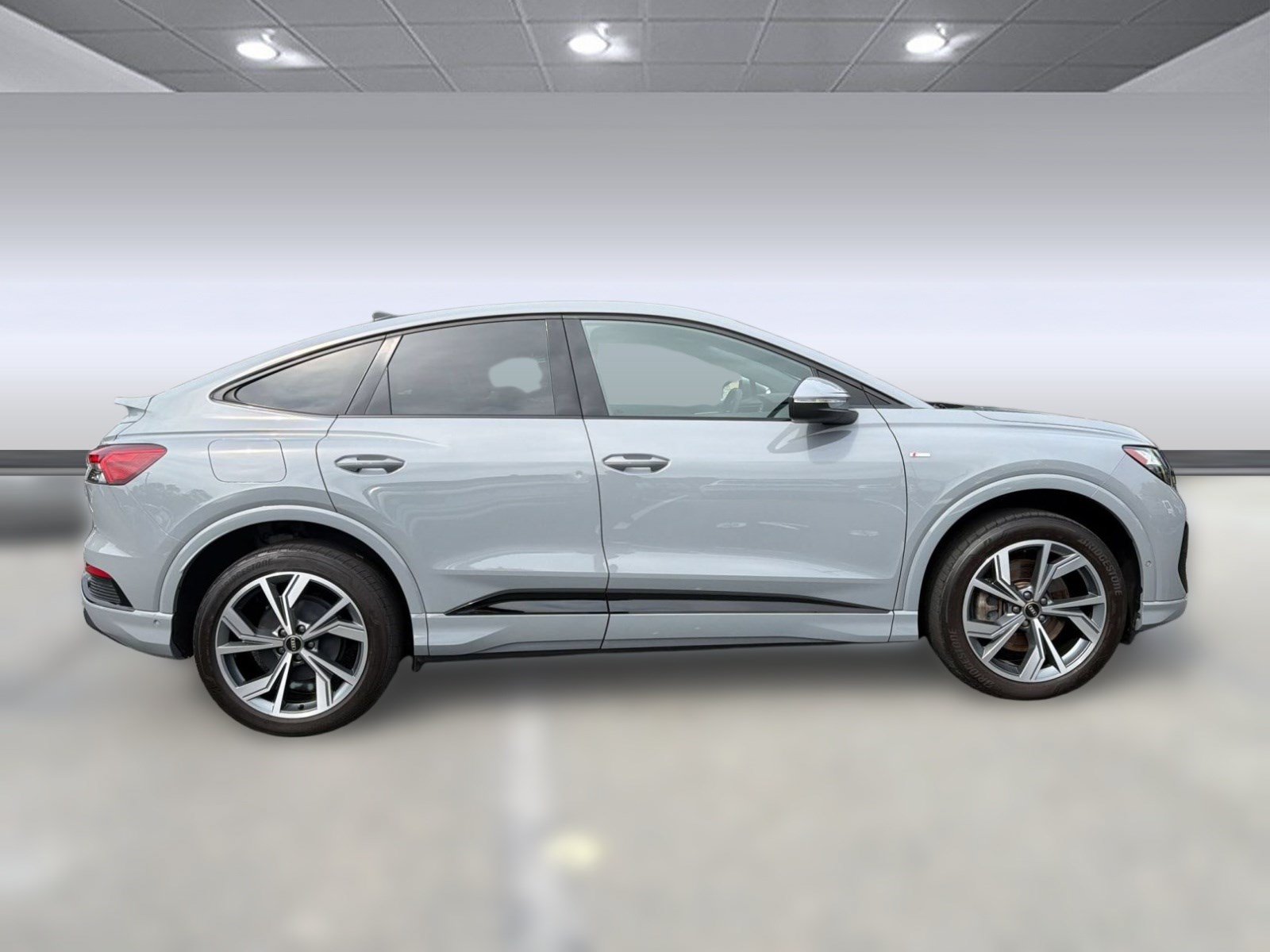 Used 2023 Audi Q4 e-tron Premium Plus w/ Premium Plus AWD/4WD image 8