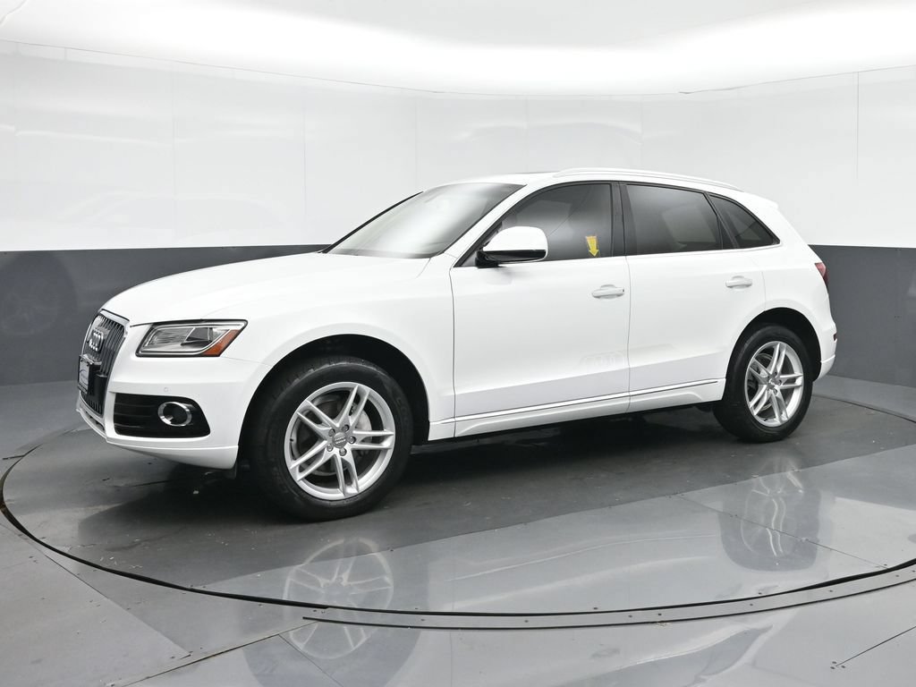 Used 2017 Audi Q5 2.0T Premium Plus w/ Technology Package AWD/4WD image 3