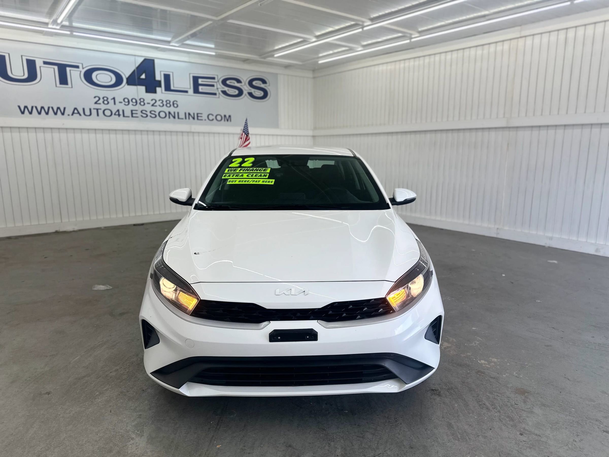 Used 2022 Kia Forte LXS w/ LXS Technology Package image 2