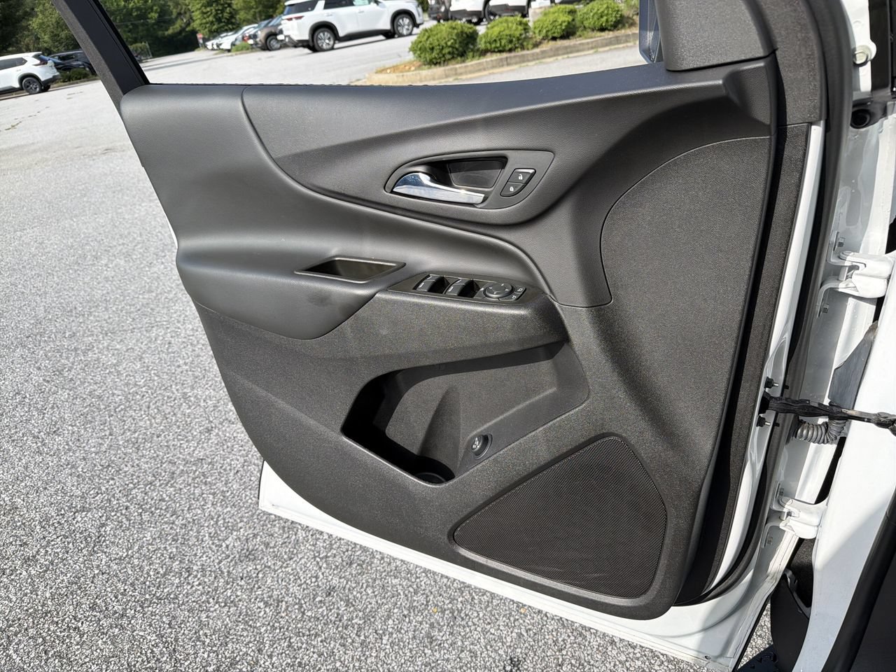 Used 2024 Chevrolet Equinox LT FWD image 16