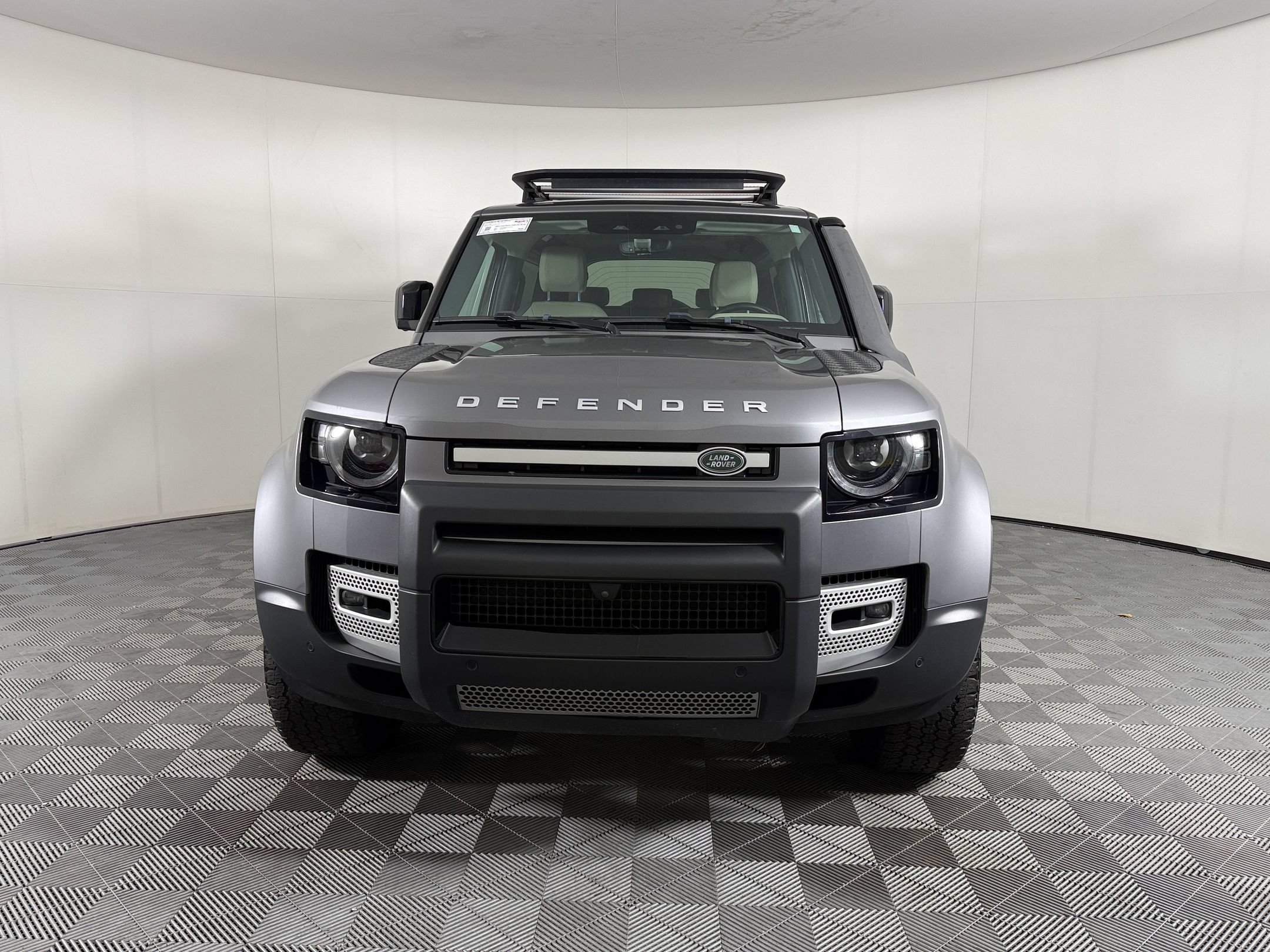 Used 2023 Land Rover Defender 90 SE AWD/4WD image 6