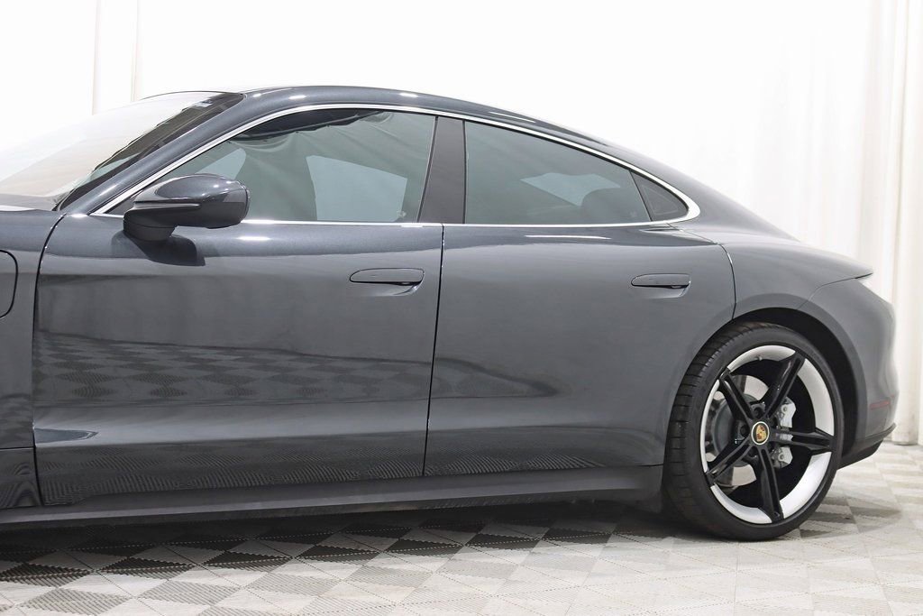 Used 2022 Porsche Taycan 4S image 4