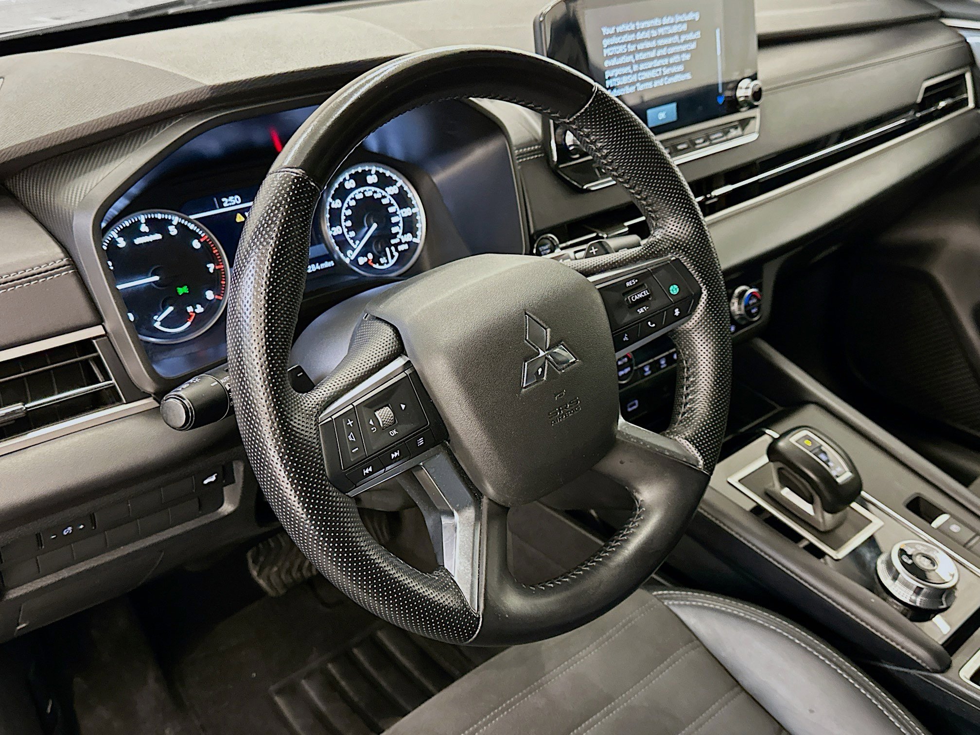 Used 2024 Mitsubishi Outlander SE image 18