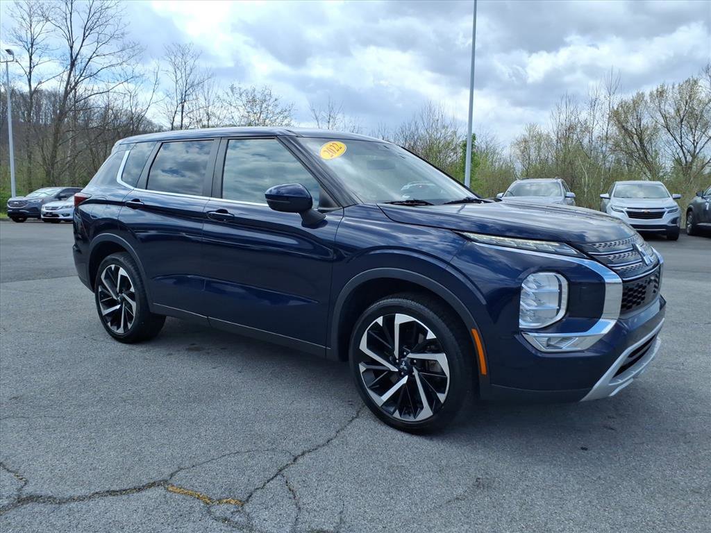 Used 2022 Mitsubishi Outlander SE image 14