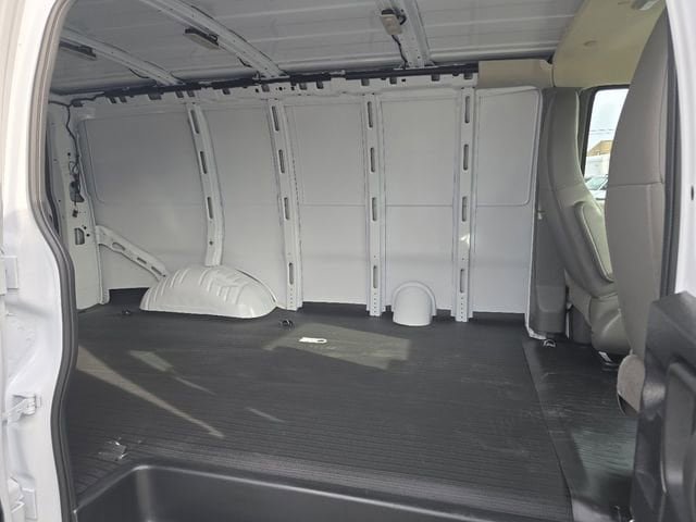 New 2026 Chevrolet Express 2500 w/ Driver Convenience Package RWD image 12