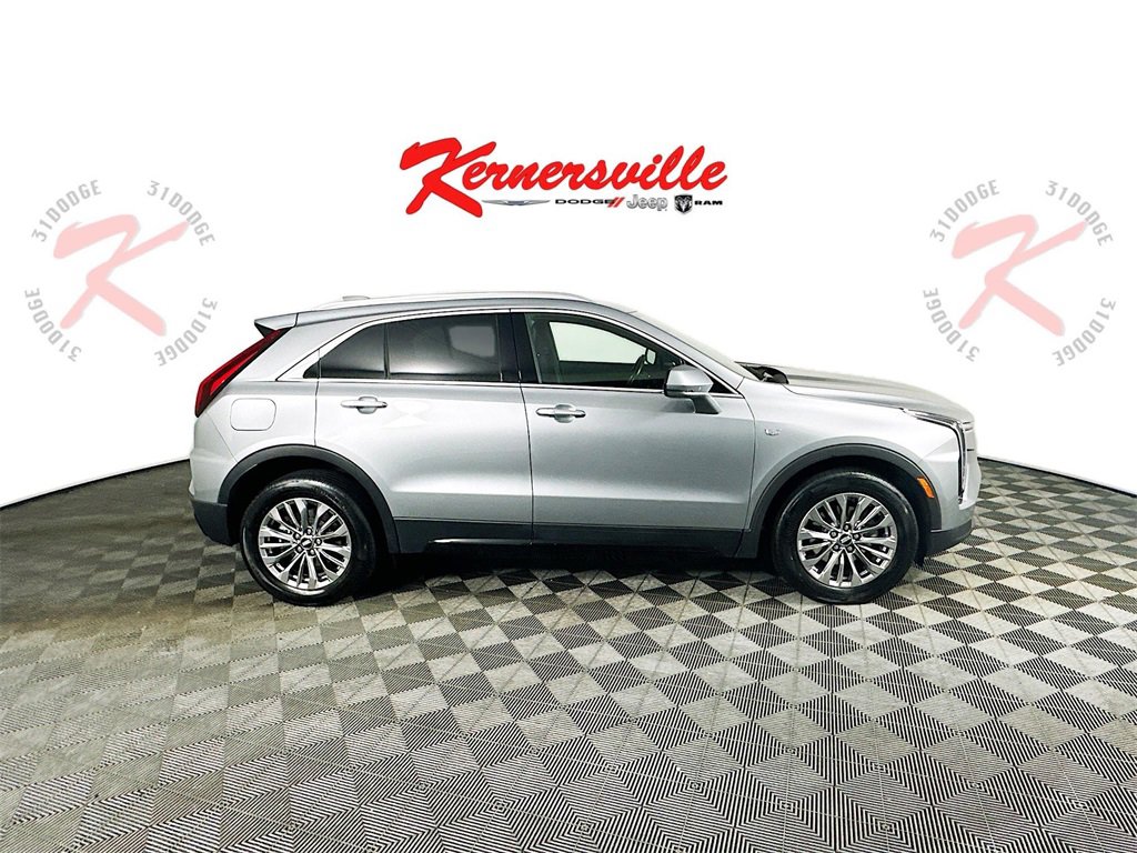Used 2024 Cadillac XT4 Premium Luxury image 9