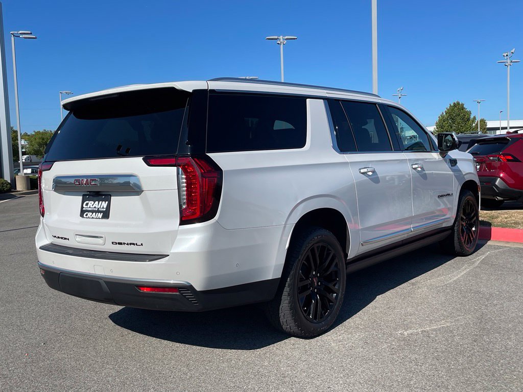 Used 2024 GMC Yukon XL Denali w/ Advanced Technology Package AWD/4WD image 8