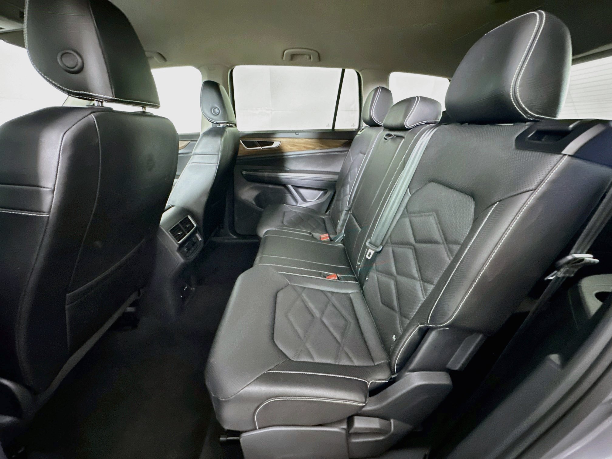 Used 2025 Volkswagen Atlas SE FWD image 27