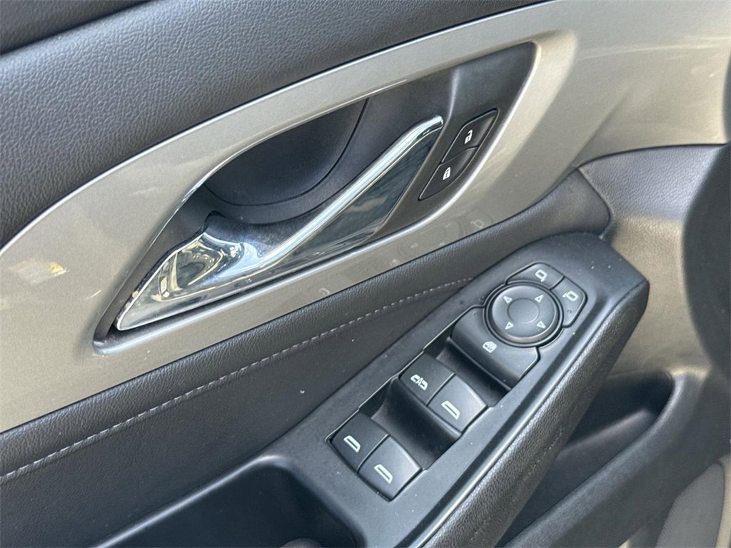 Used 2023 Chevrolet Traverse LT image 22