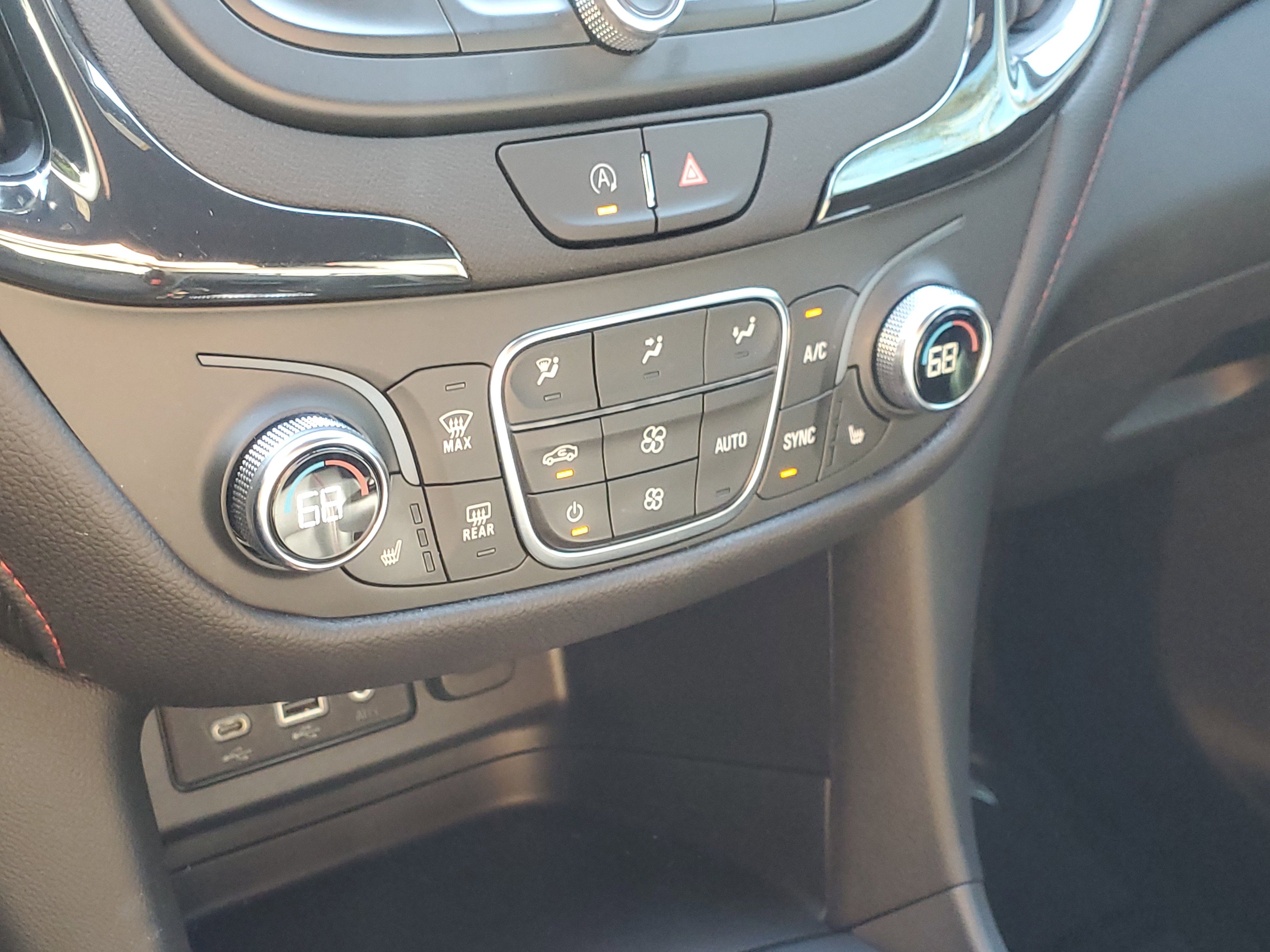 Used 2024 Chevrolet Equinox RS w/ RS Leather Package image 28