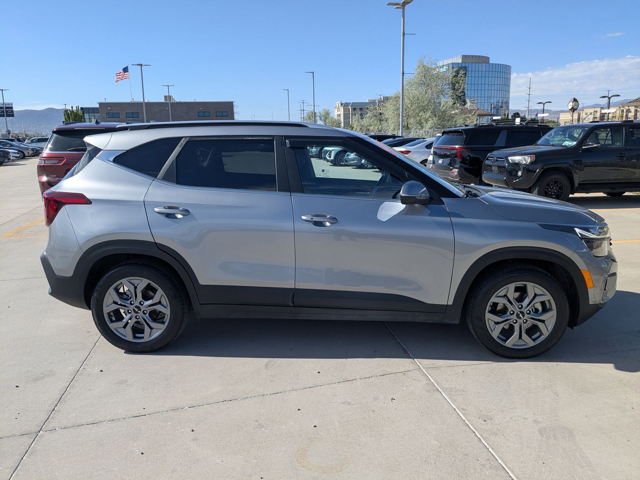 Used 2024 Kia Seltos S FWD image 6
