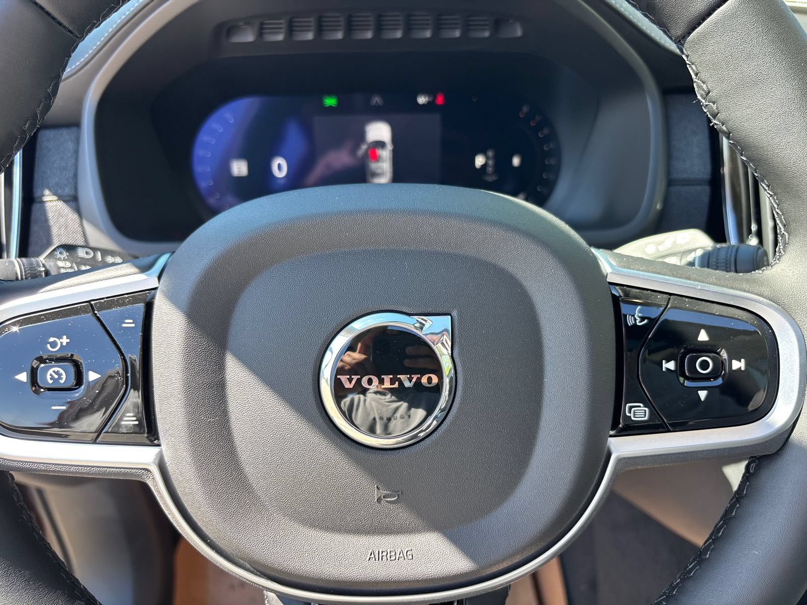 New 2026 Volvo XC90 B6 Ultra w/ Protection Package Premier AWD/4WD image 16
