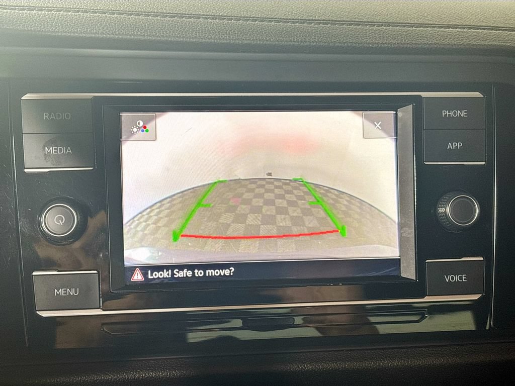Certified 2022 Volkswagen Jetta SE FWD image 18