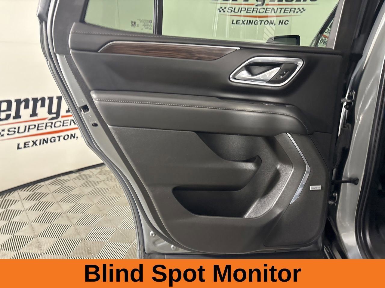 Used 2023 Chevrolet Tahoe LT w/ Luxury Package image 18