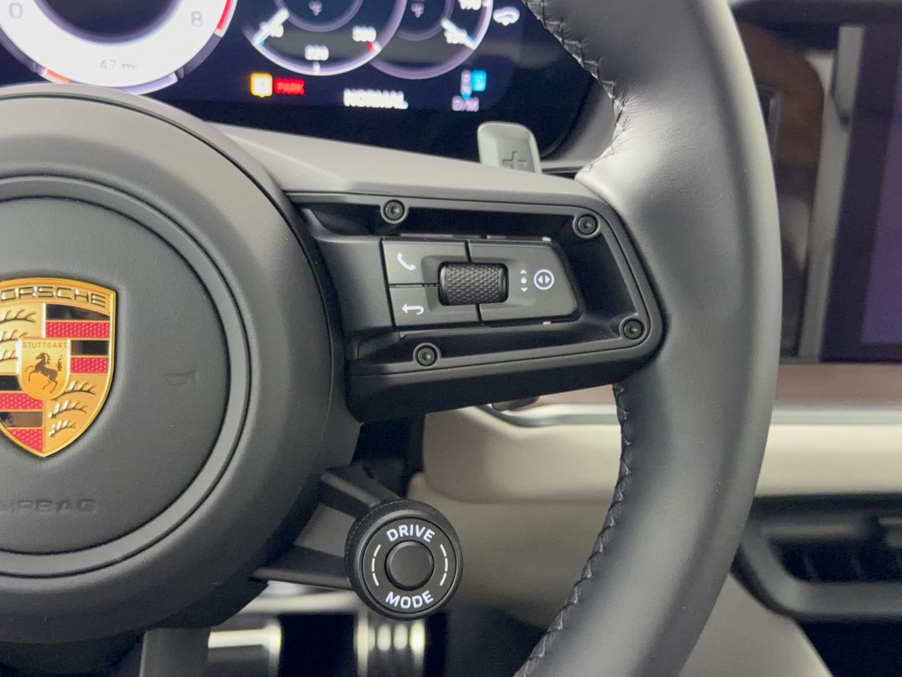 New 2026 Porsche Cayenne GTS AWD/4WD image 19