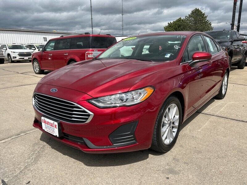 Used 2019 Ford Fusion SE image 1