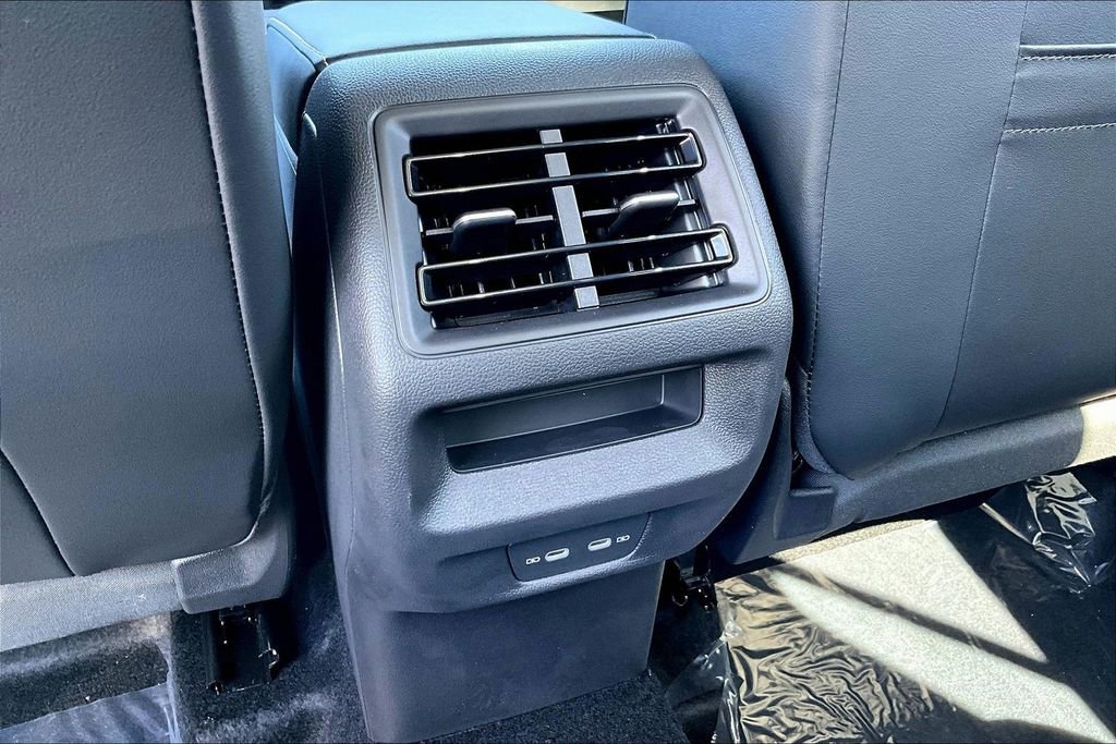 New 2026 Volkswagen Tiguan SE R-Line AWD/4WD image 8