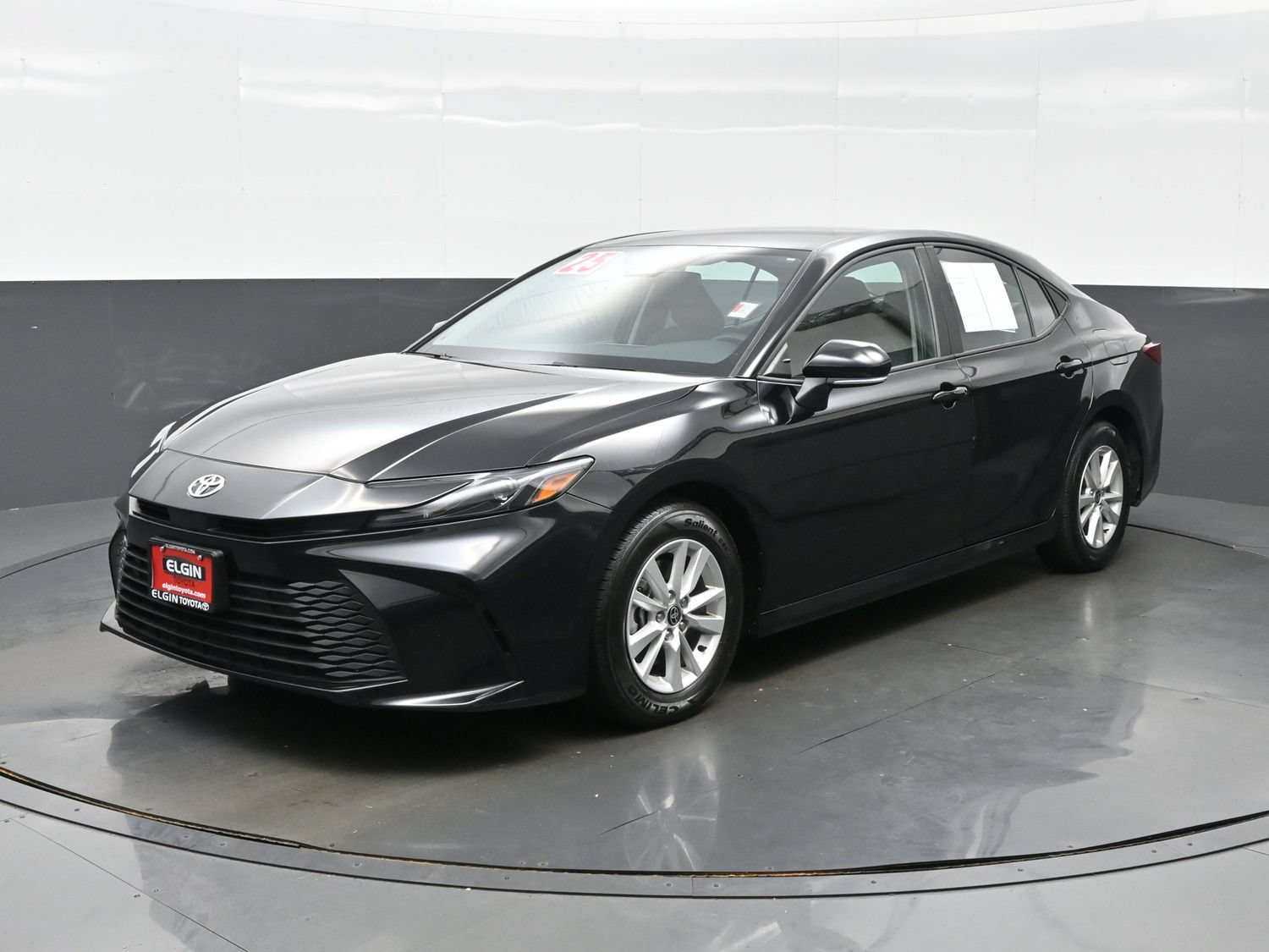 Used 2025 Toyota Camry LE FWD image 2