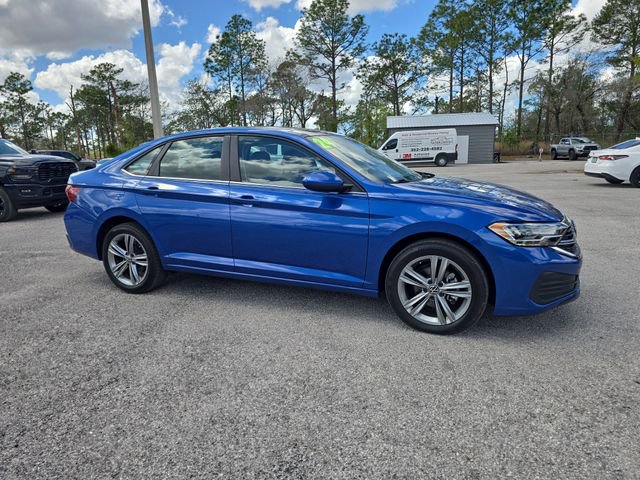 Used 2024 Volkswagen Jetta SE FWD image 2