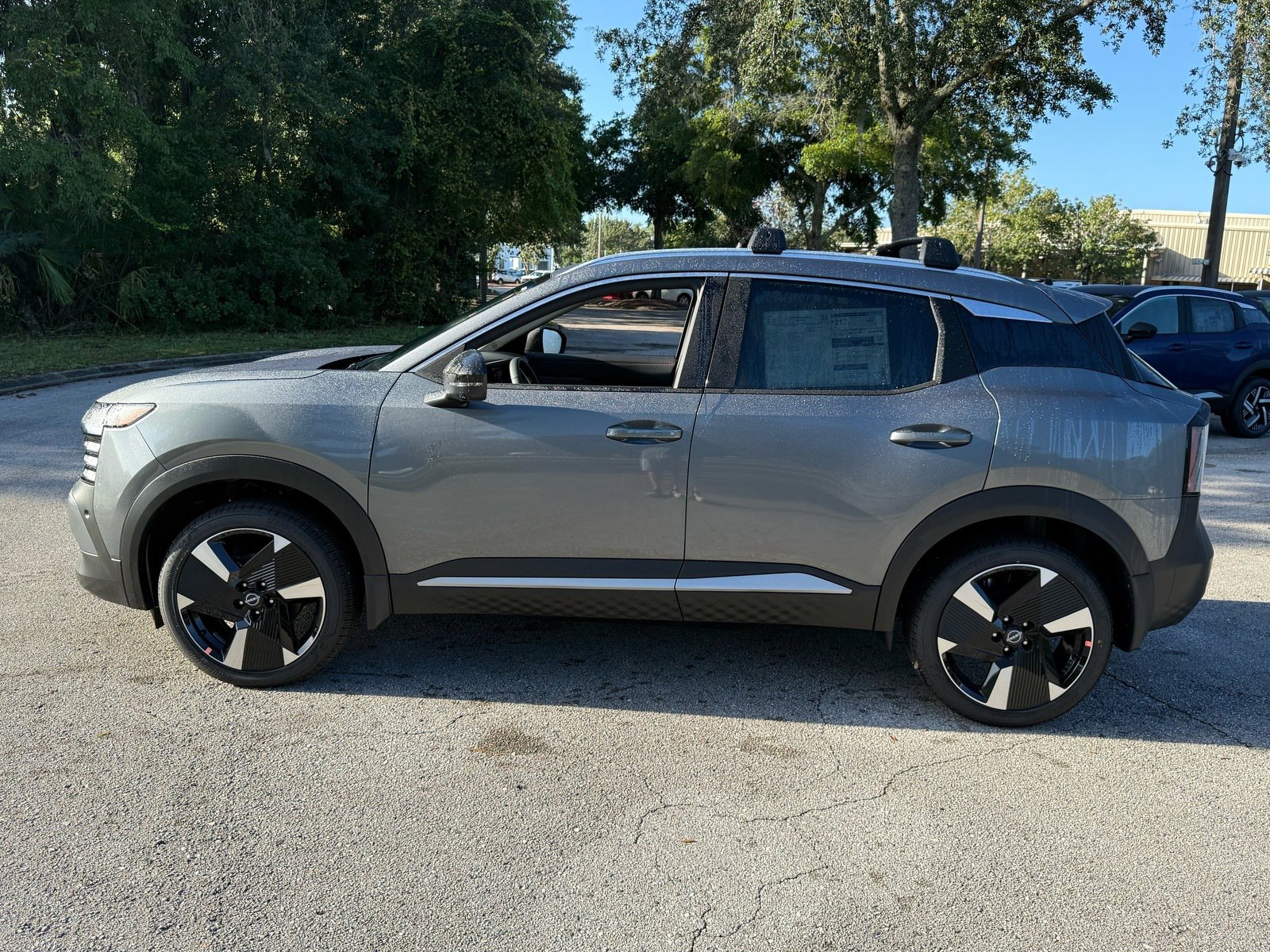 New 2026 Nissan Kicks SR image 3