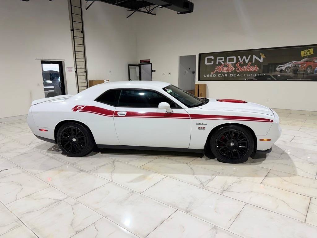 Used 2016 Dodge Challenger R/T Plus RWD image 6