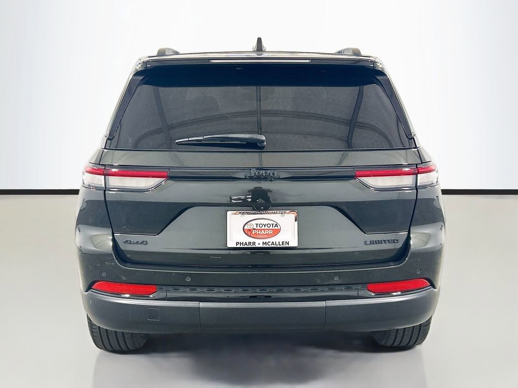 Used 2024 Jeep Grand Cherokee Limited w/ Black Appearance Package AWD/4WD image 5