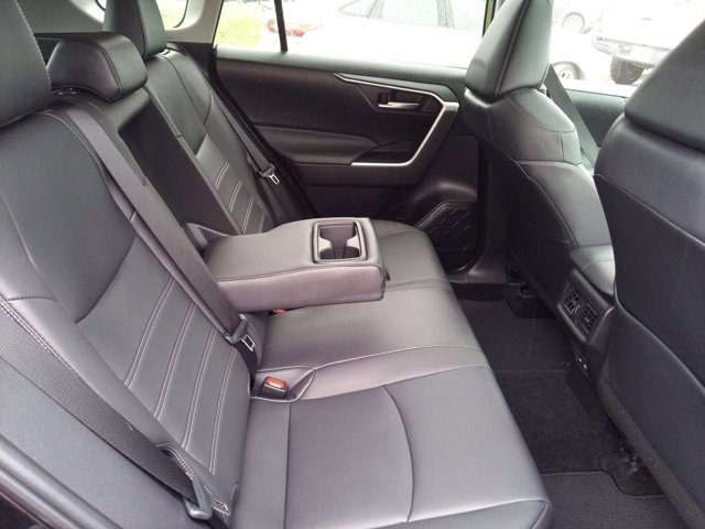 Used 2025 Toyota RAV4 XLE Premium FWD image 16