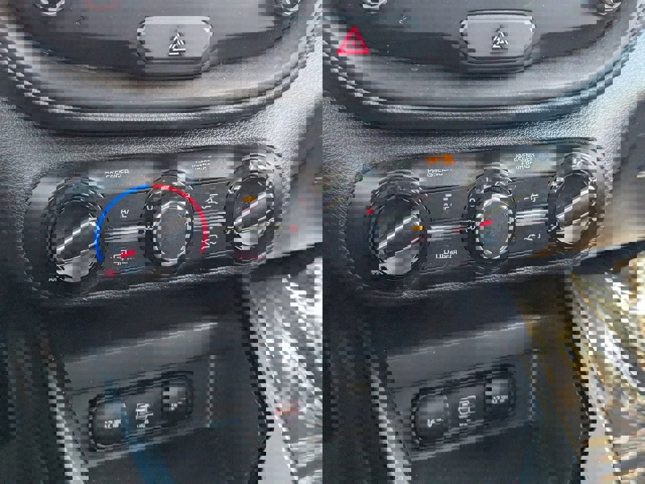 Used 2020 Kia Soul LX FWD image 26