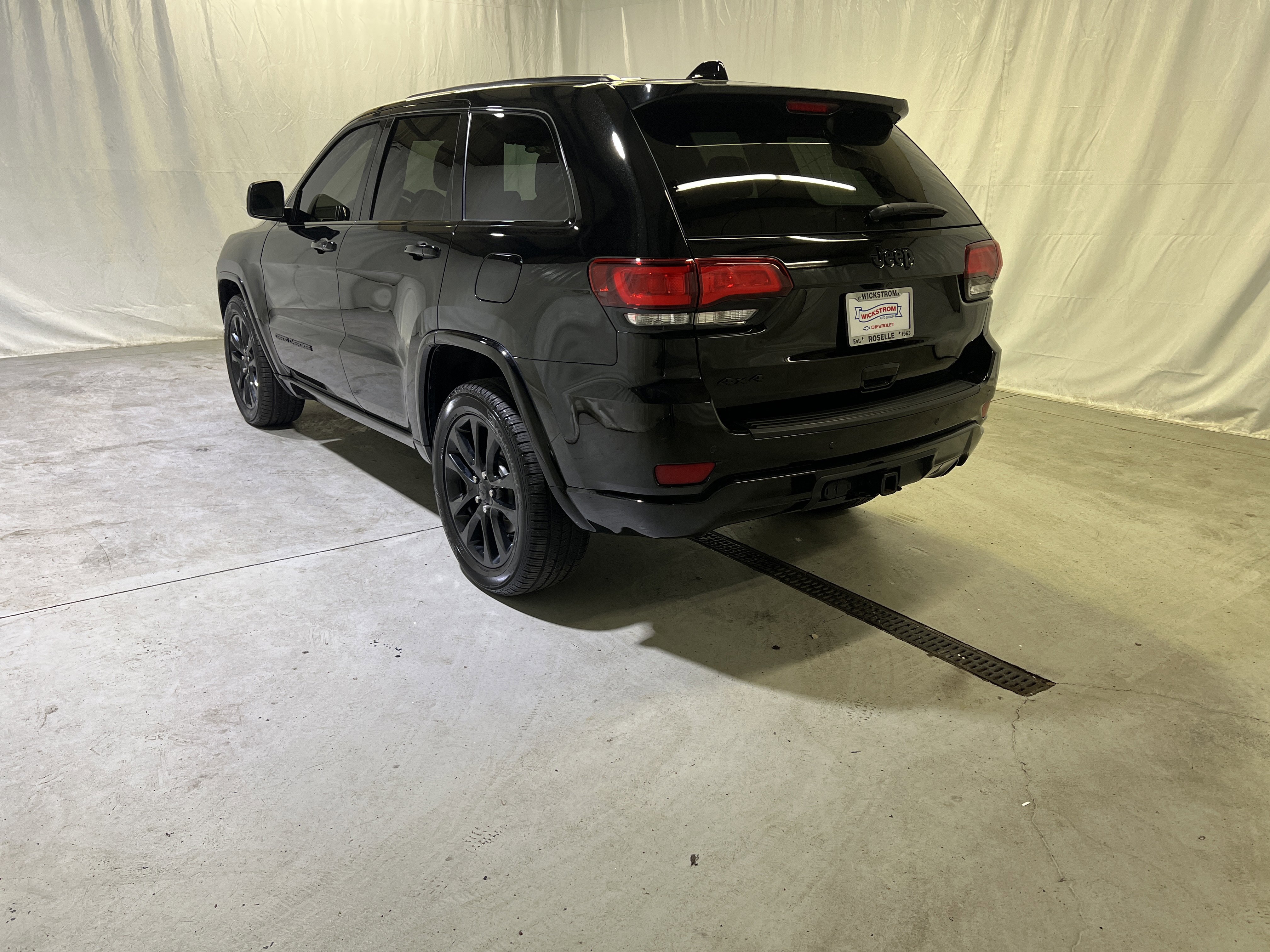 Used 2021 Jeep Grand Cherokee Laredo X AWD/4WD image 8