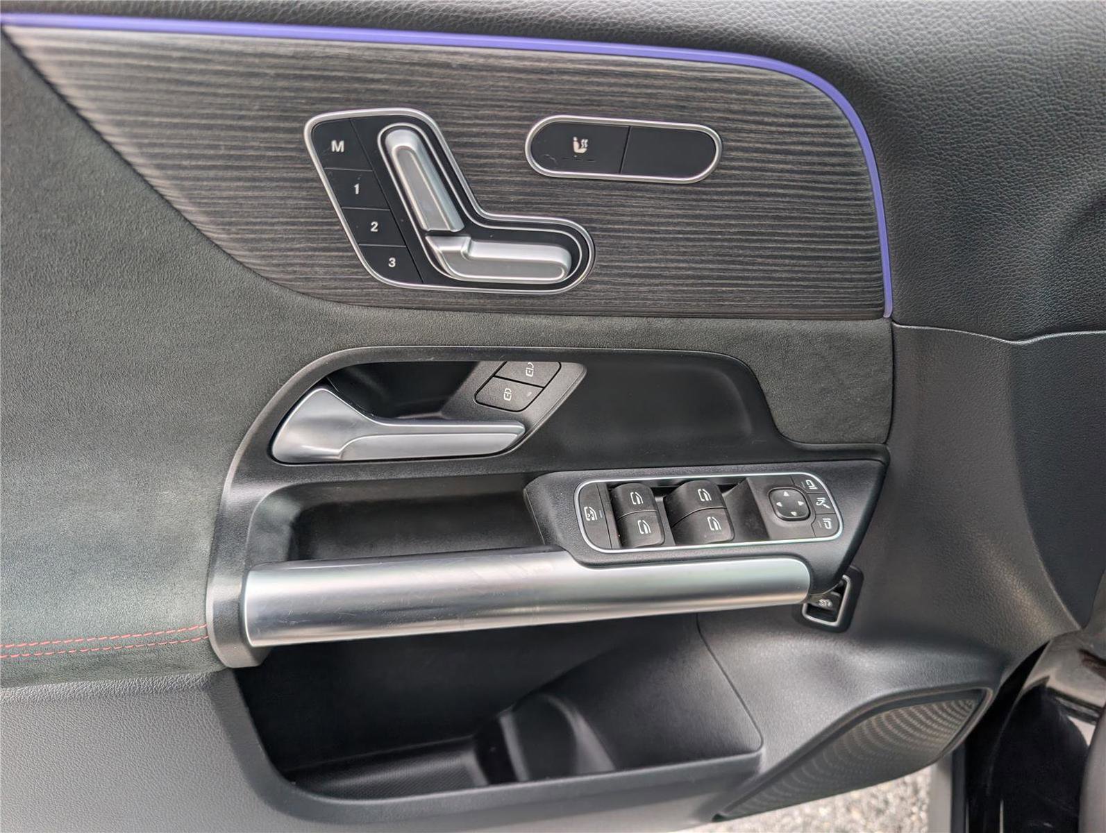 Used 2023 Mercedes-Benz GLA 250 4MATIC w/ AMG Line Exterior image 19