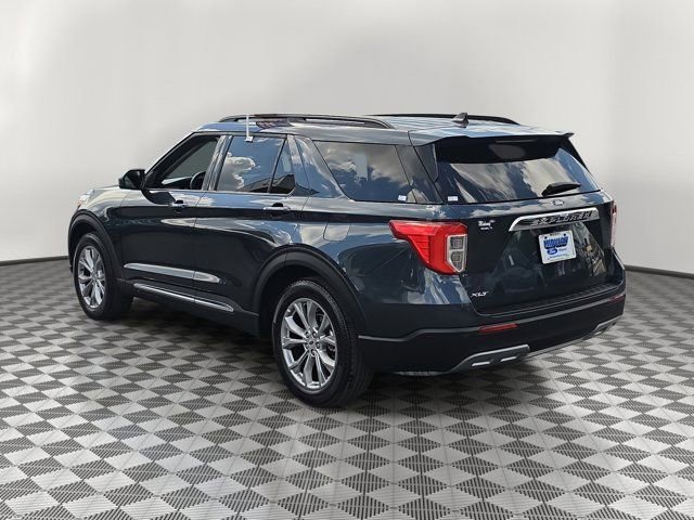 Used 2024 Ford Explorer XLT w/ Equipment Group 202A RWD image 4