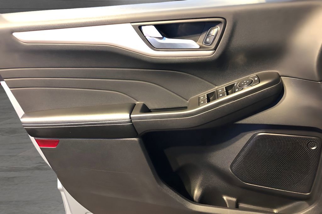 Used 2022 Ford Escape SEL image 11