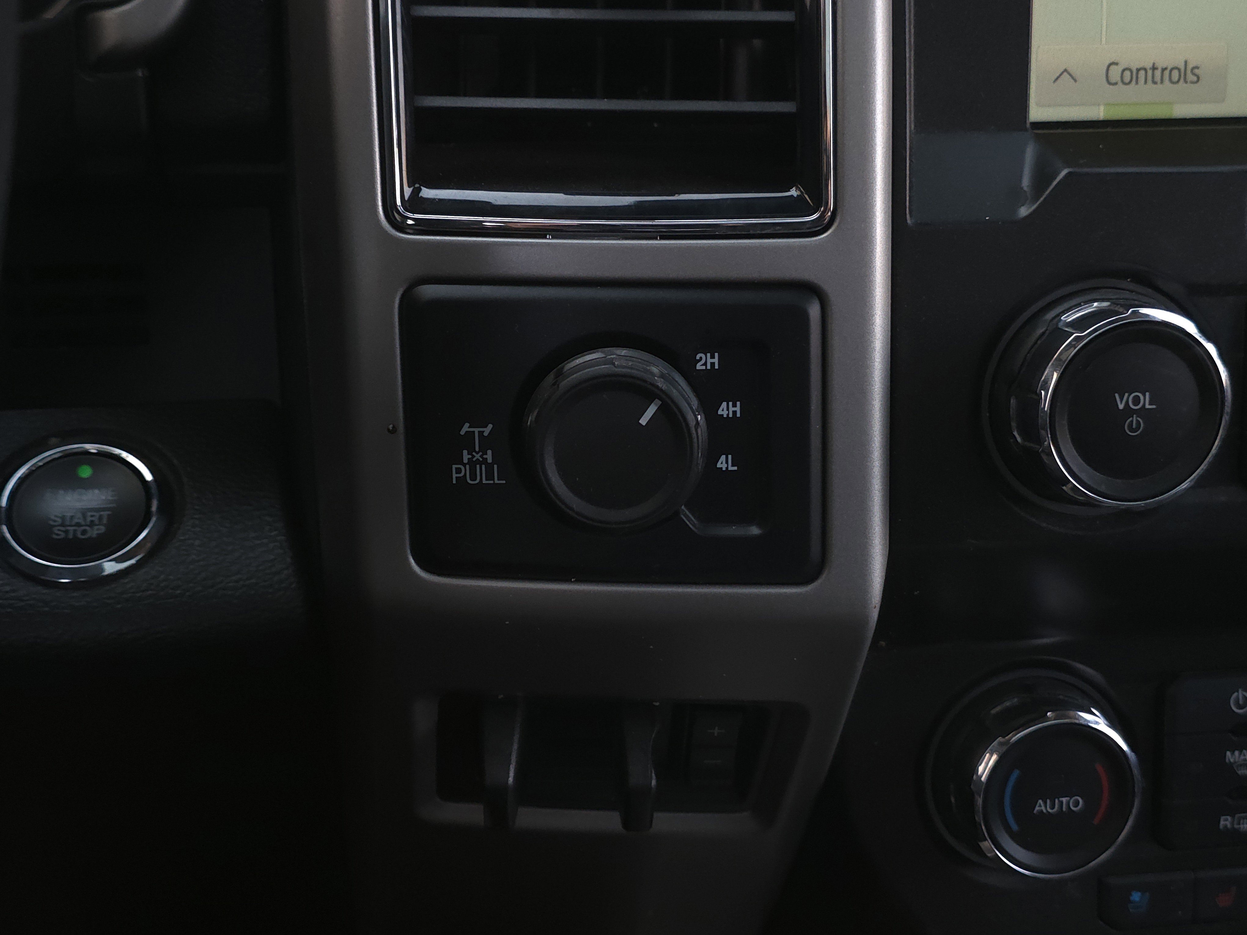 Used 2021 Ford F250 Lariat w/ Tremor Off-Road Package image 24