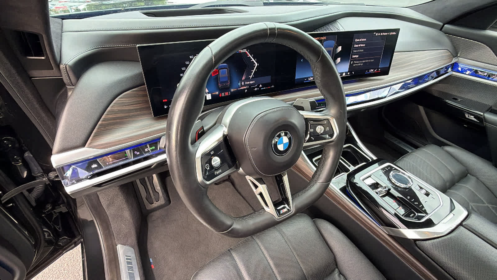 Used 2023 BMW 760i xDrive w/ Executive Package AWD/4WD image 10