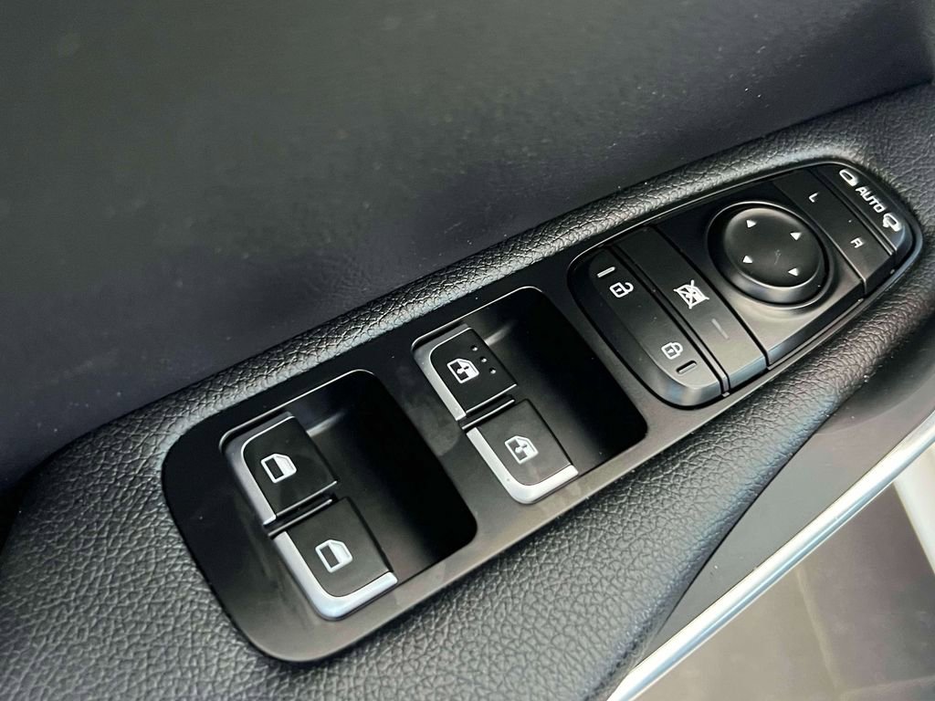 Used 2021 Kia Stinger GT-Line AWD/4WD image 16
