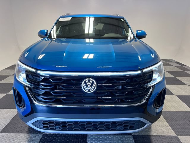 Certified 2024 Volkswagen Atlas Cross Sport SE FWD image 2