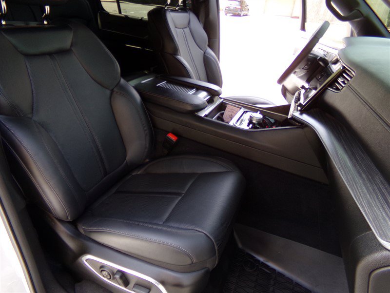 Used 2023 Jeep Wagoneer Series III w/ Convenience Group I AWD/4WD image 26
