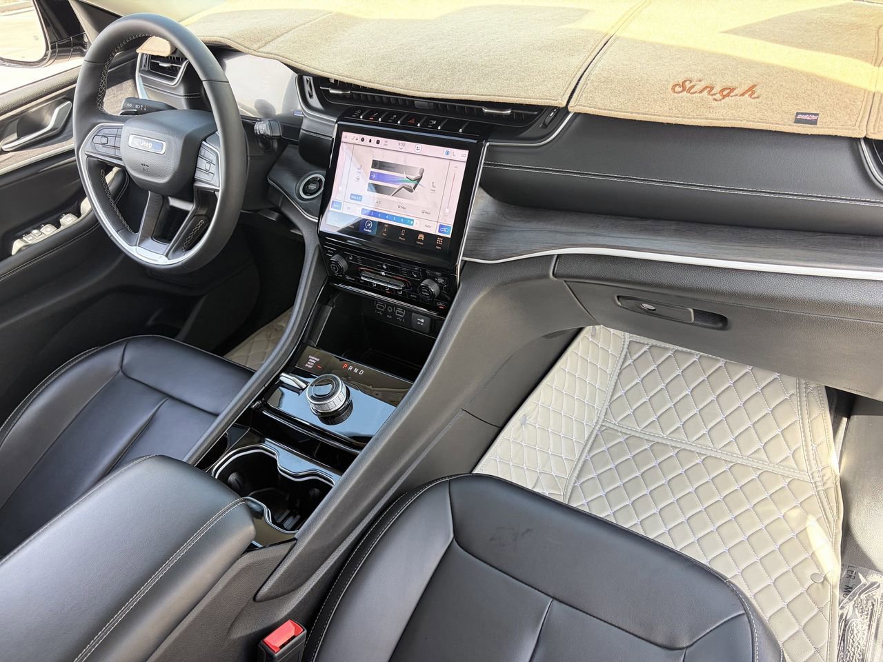 Used 2023 Jeep Grand Cherokee Limited AWD/4WD image 12