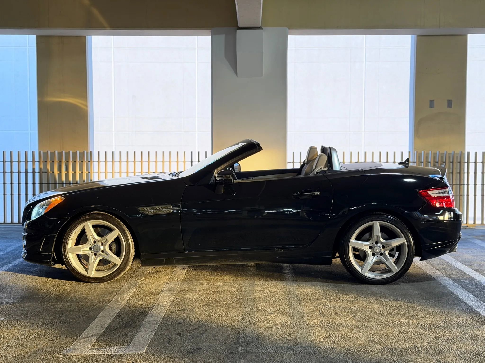 Used 2014 Mercedes-Benz SLK 250 w/ Sport Package image 2