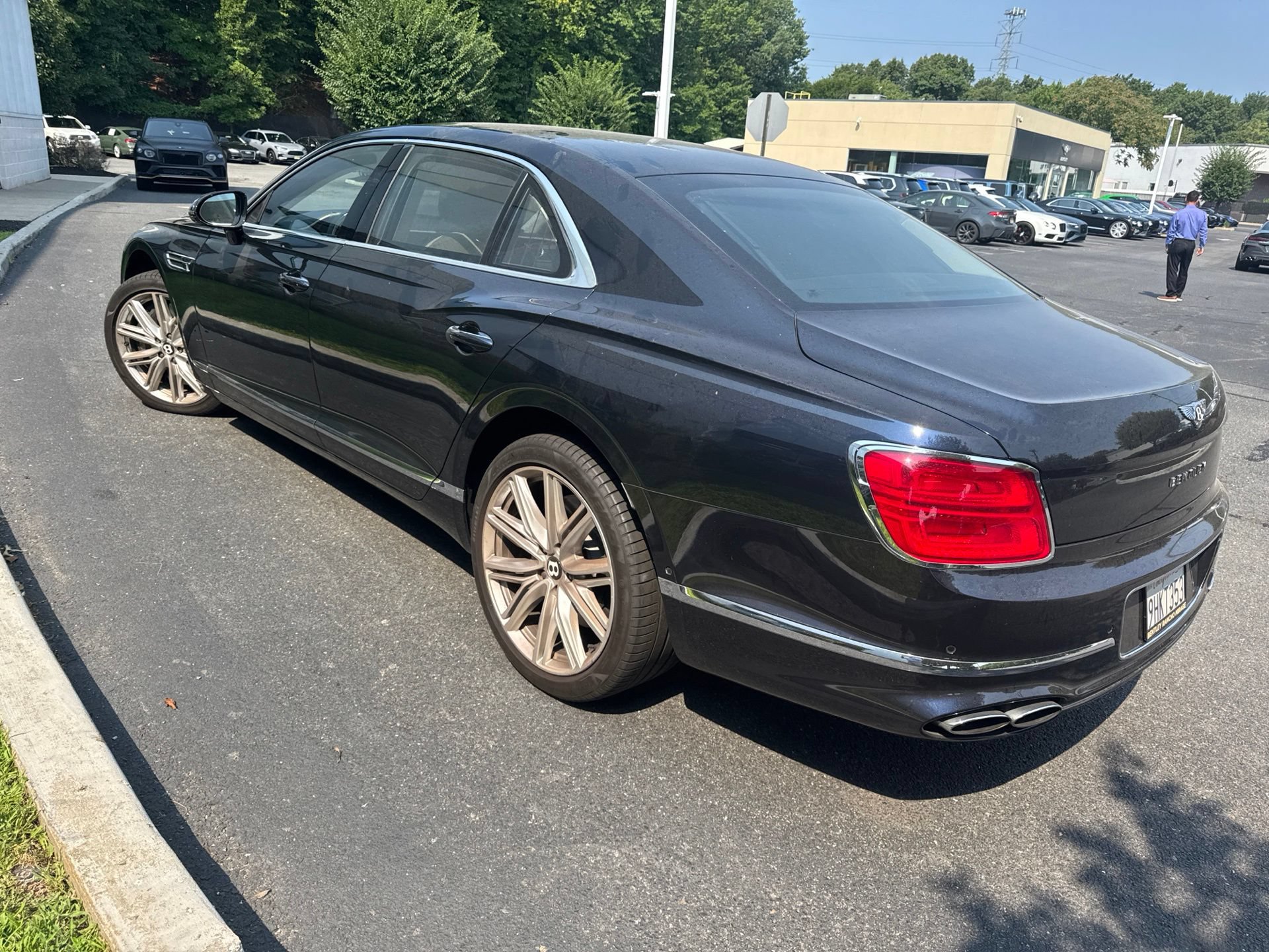 Certified 2023 Bentley Flying Spur V8 AWD/4WD image 3