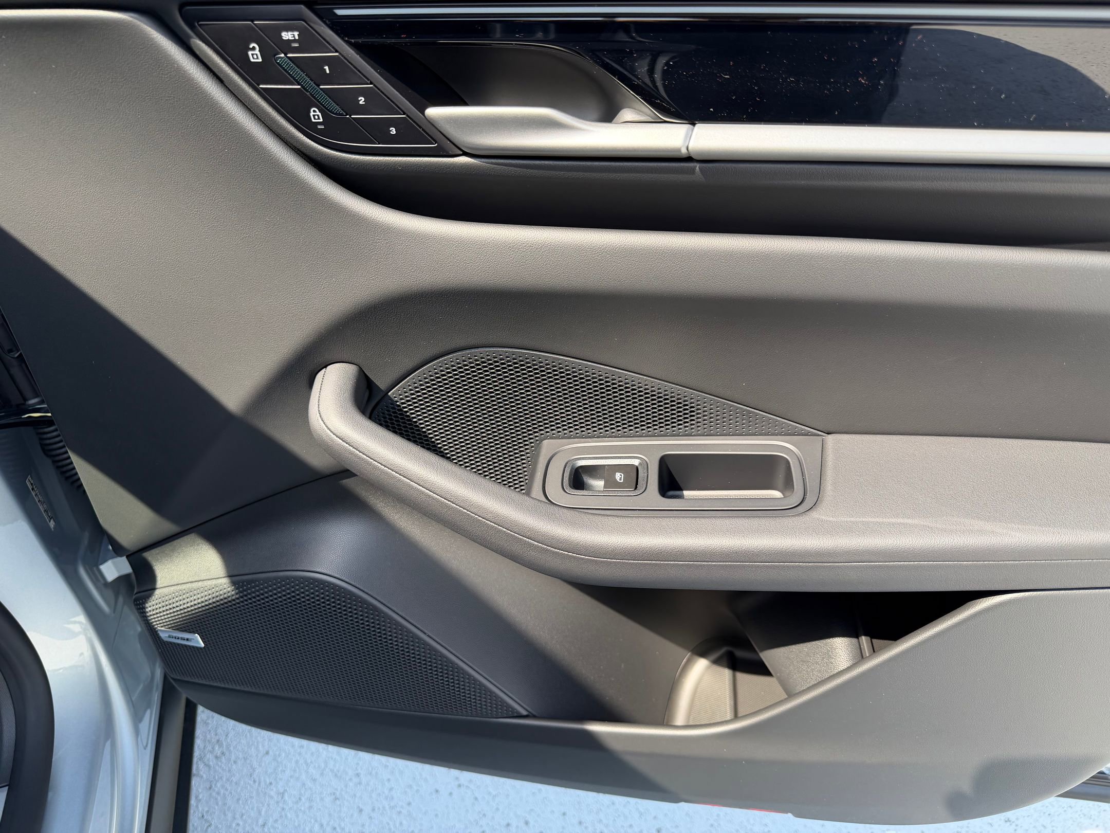 New 2026 Porsche Macan 4 Electric AWD/4WD image 18