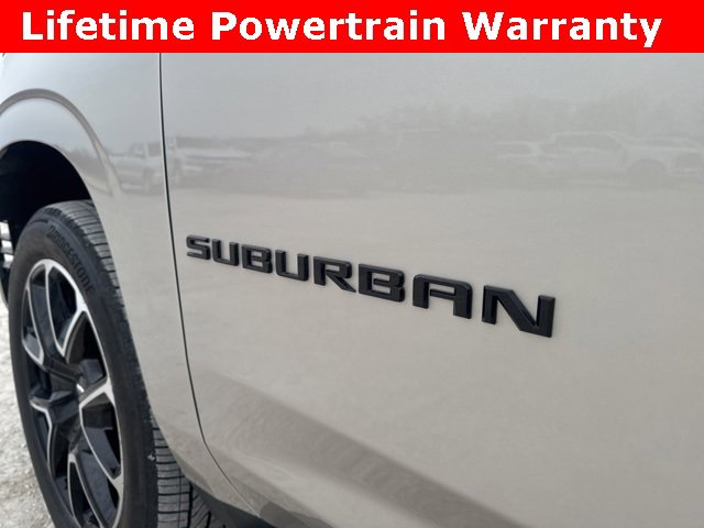 Used 2024 Chevrolet Suburban RST w/ Luxury Package image 10