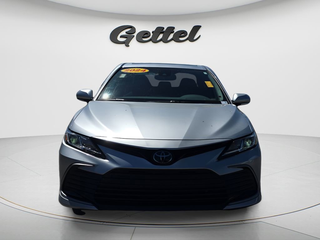 Used 2024 Toyota Camry LE w/ Convenience Package image 16