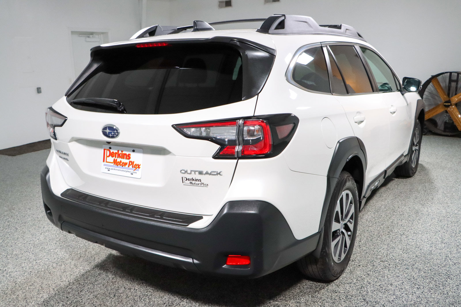 Used 2025 Subaru Outback Premium AWD/4WD image 7