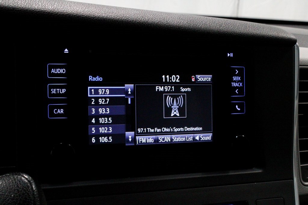 Used 2015 Toyota Sienna L image 3