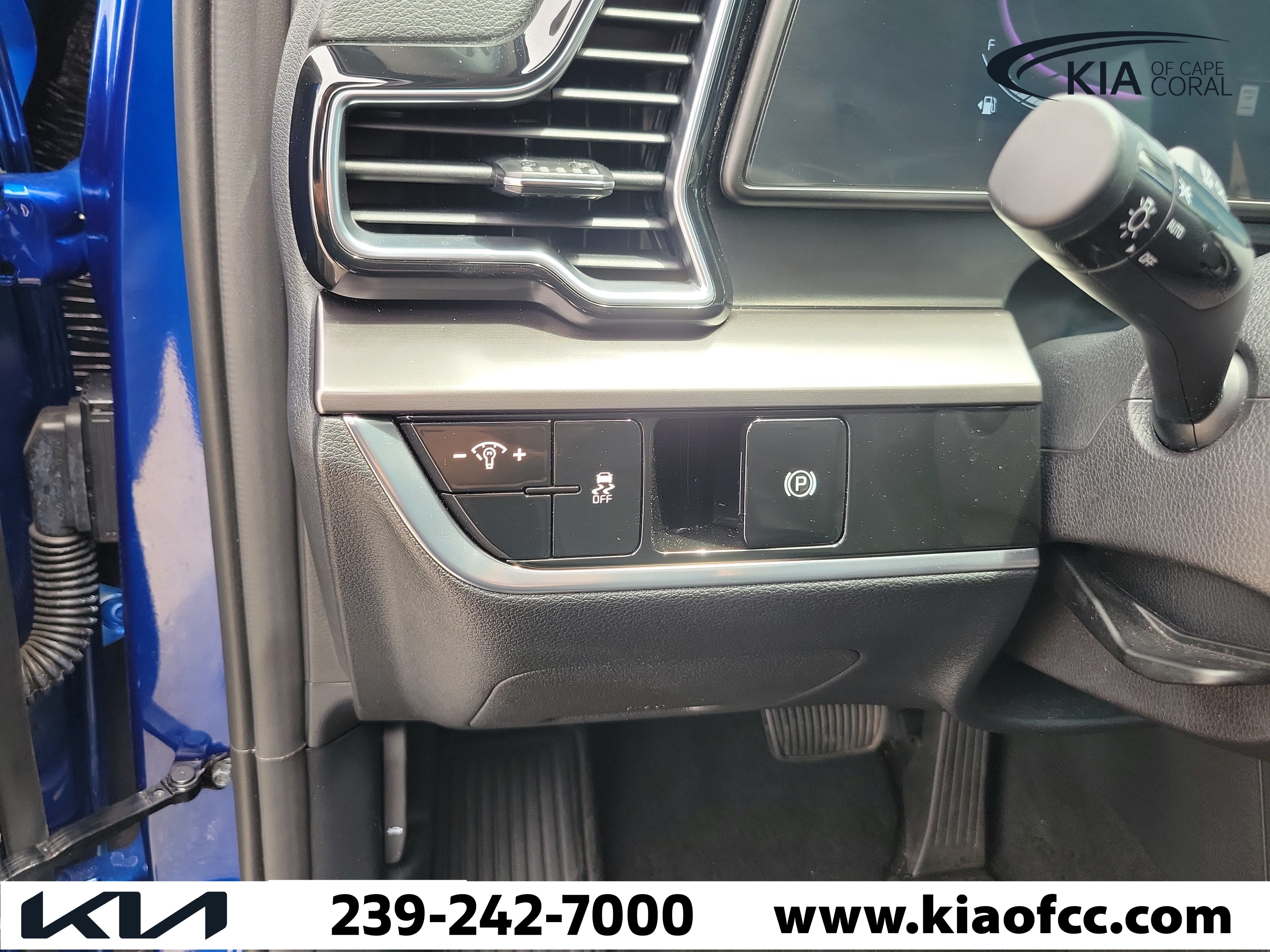 Certified 2025 Kia Sportage EX FWD image 22