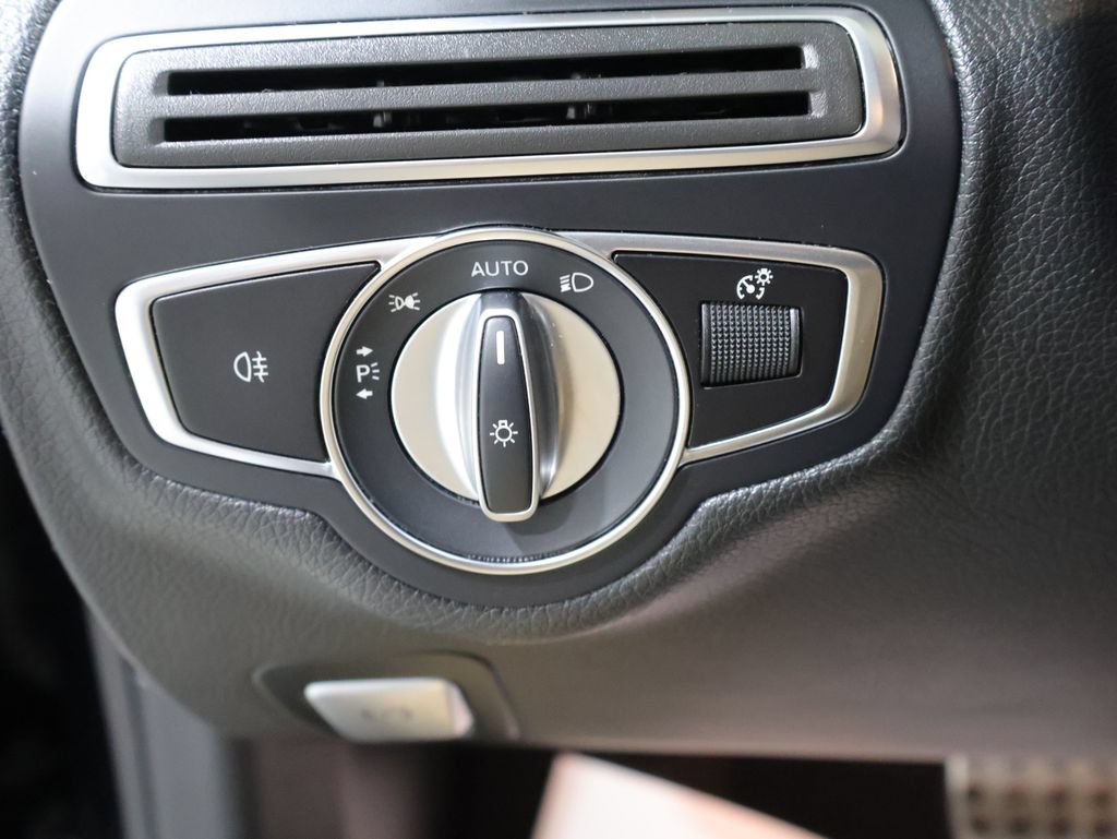 Used 2023 Mercedes-Benz C 300 Coupe image 28